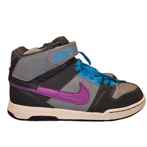 NIKE SB MORGAN MID 2 GREY AND PURPLE SKATEBOARD SHOES. SIZE 6 YOUTH.